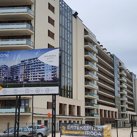 Sdp Marina Apartment Budapeste Exterior foto