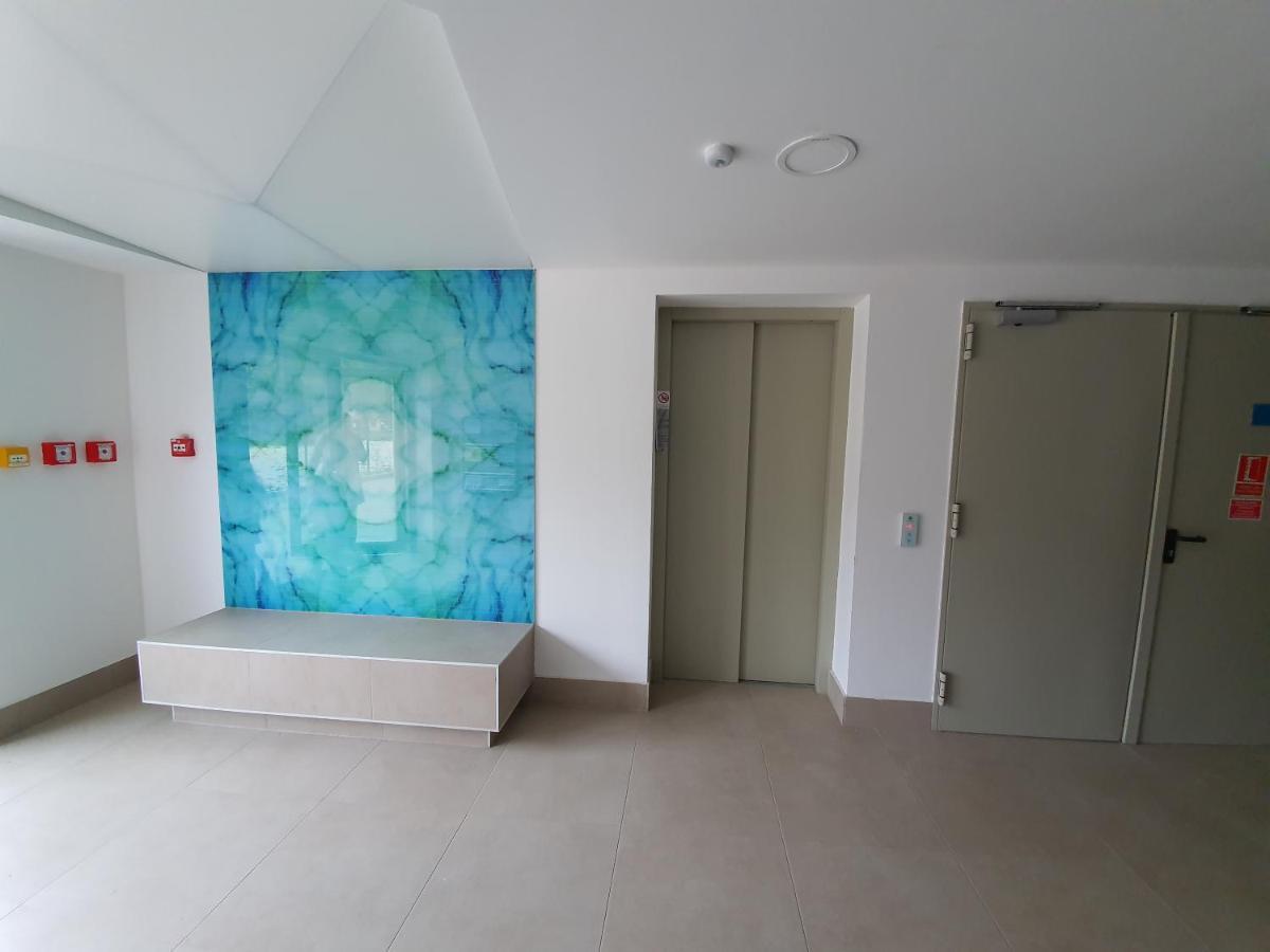 Sdp Marina Apartment Budapeste Exterior foto